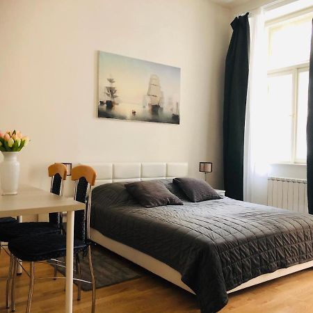 Modern Cozy Apartment In Central Praha Exteriér fotografie