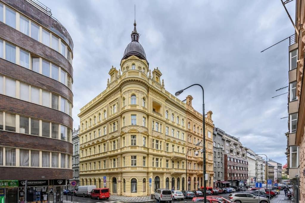 Modern Cozy Apartment In Central Praha Exteriér fotografie