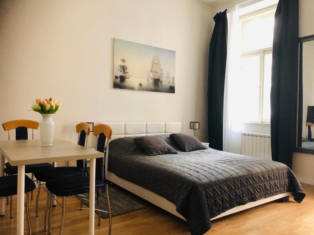 Modern Cozy Apartment In Central Praha Exteriér fotografie