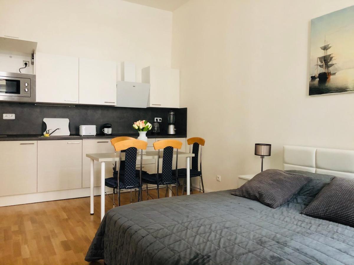 Modern Cozy Apartment In Central Praha Exteriér fotografie