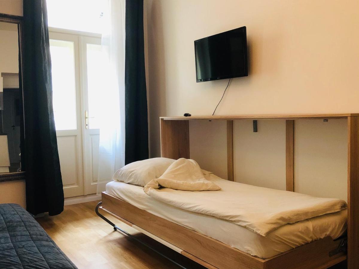 Modern Cozy Apartment In Central Praha Exteriér fotografie