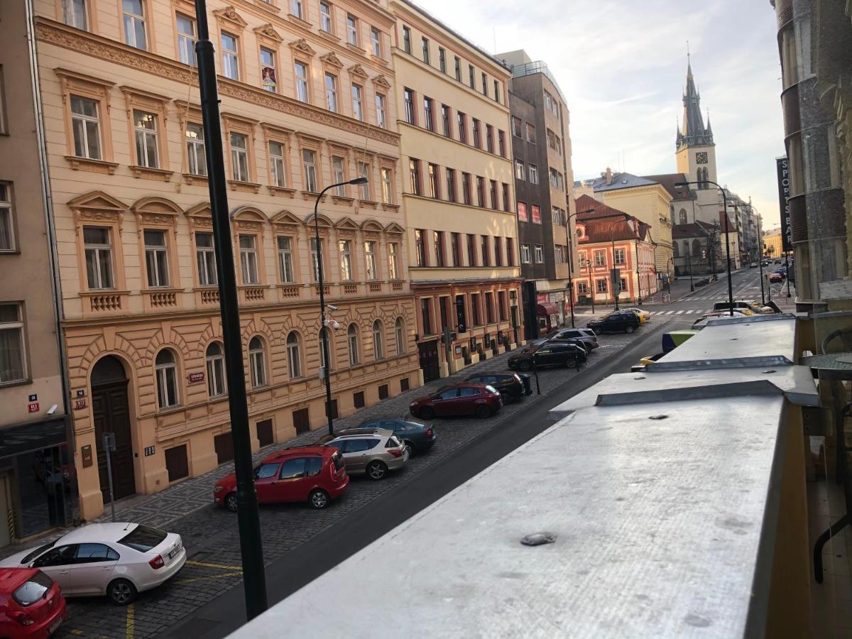 Modern Cozy Apartment In Central Praha Exteriér fotografie